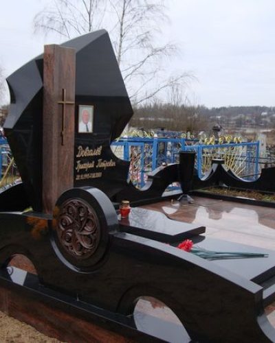 memorial008