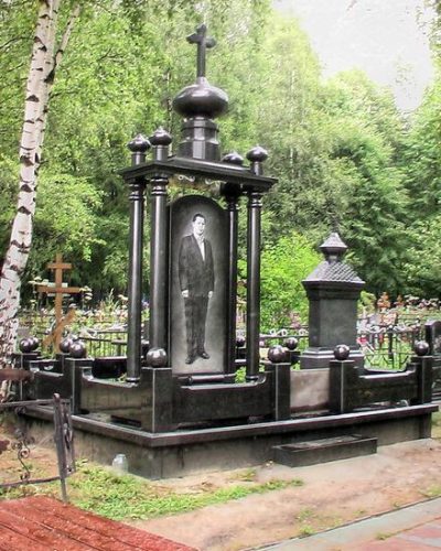 memorial049